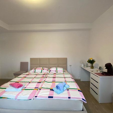 Bright & Cozy Room With Balcony Corovode Экстерьер фото